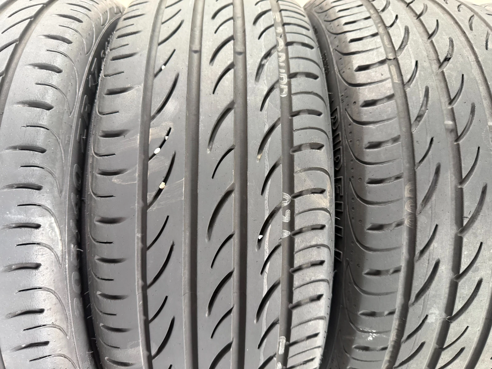 Гуми Летни 205/40R17, снимка 5 - Гуми и джанти - 54608260