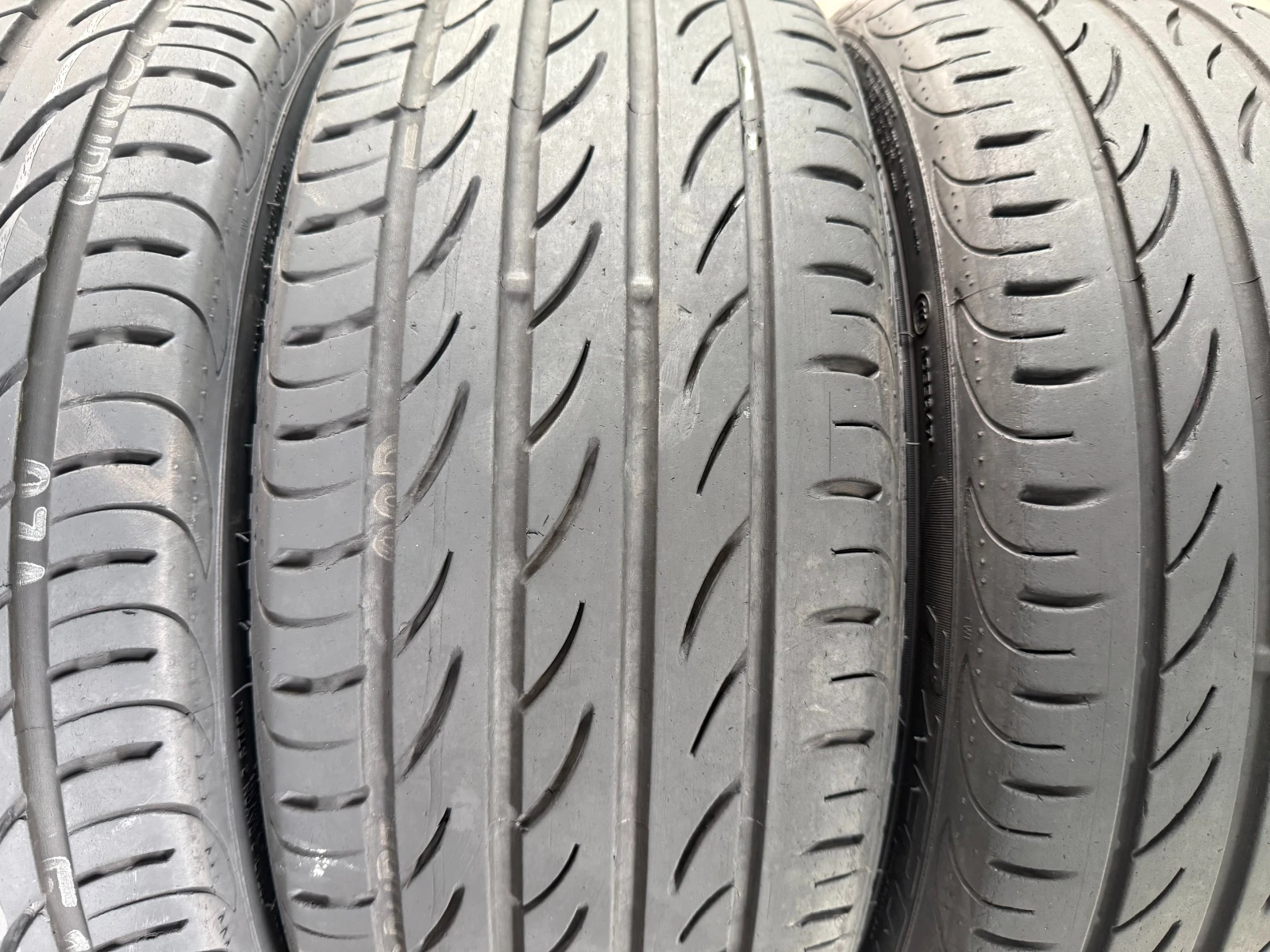 Гуми Летни 205/40R17, снимка 6 - Гуми и джанти - 54608260