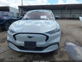 Ford Mustang Mach-E Premium AWD, снимка 5