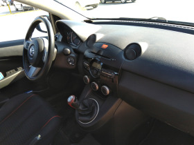 Mazda 2 DE, facelift 2010, снимка 10 - Автомобили и джипове - 43961300