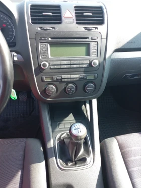 VW Golf 1, 6 I SMART - 2500 € / 4889.57 лв. - 26921286 11