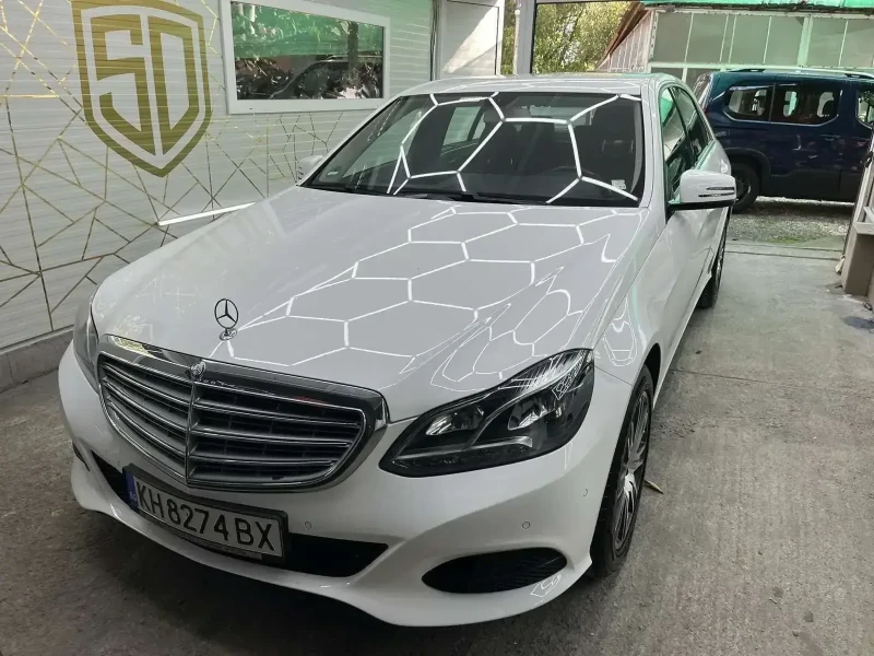 Mercedes-Benz E 220, снимка 3 - Автомобили и джипове - 47672921