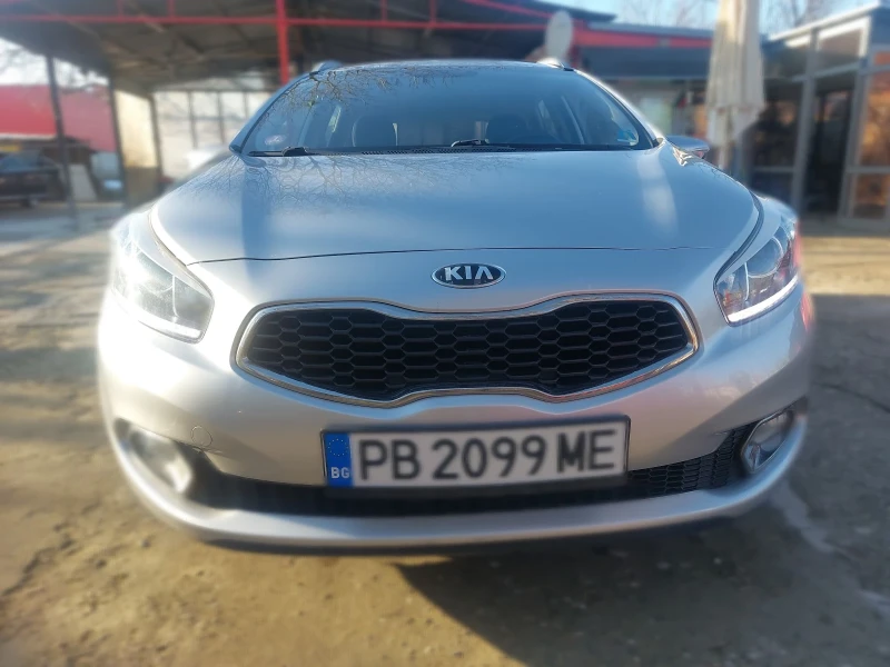 Kia Ceed 1.6.Navi, снимка 1 - Автомобили и джипове - 48718161