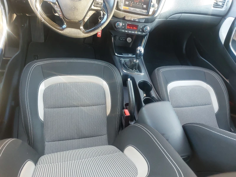 Kia Ceed 1.6.Navi, снимка 8 - Автомобили и джипове - 48718161