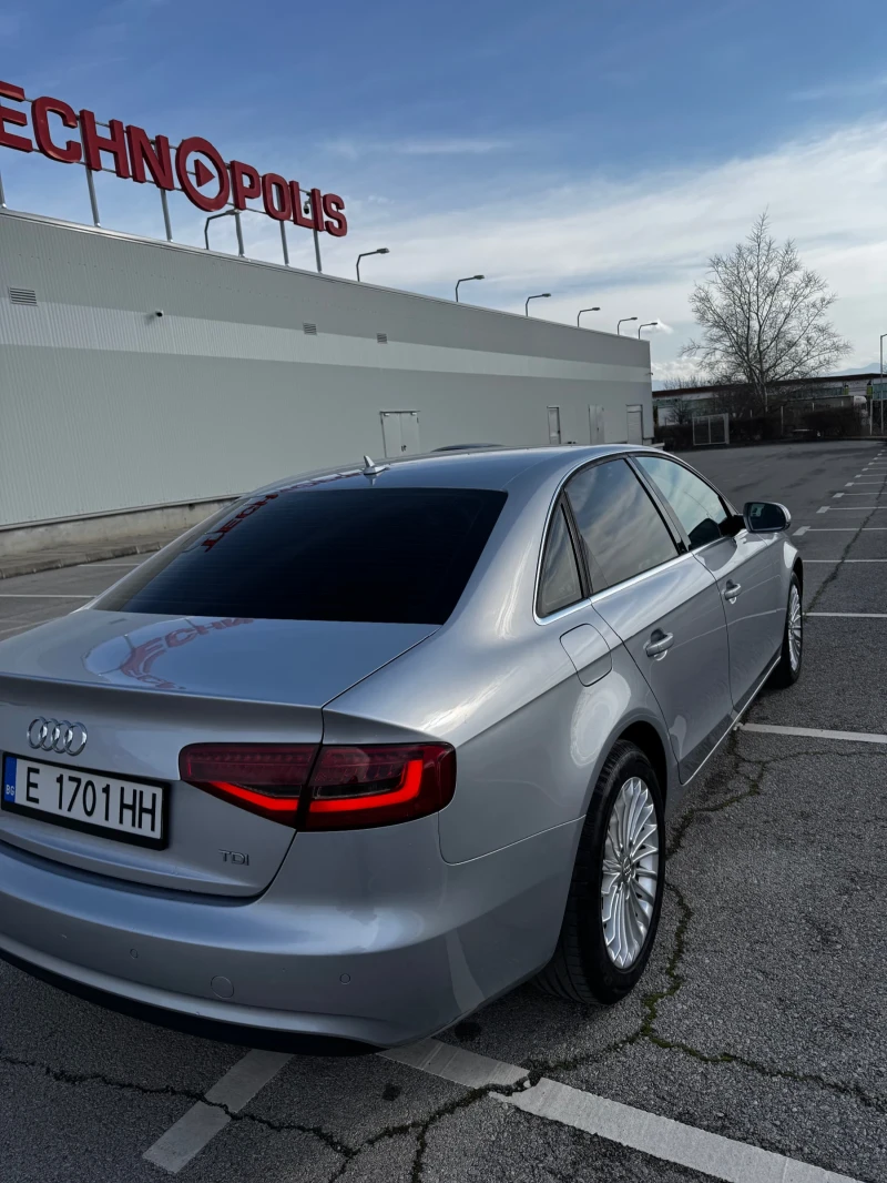 Audi A4 Седан, снимка 5 - Автомобили и джипове - 48971131