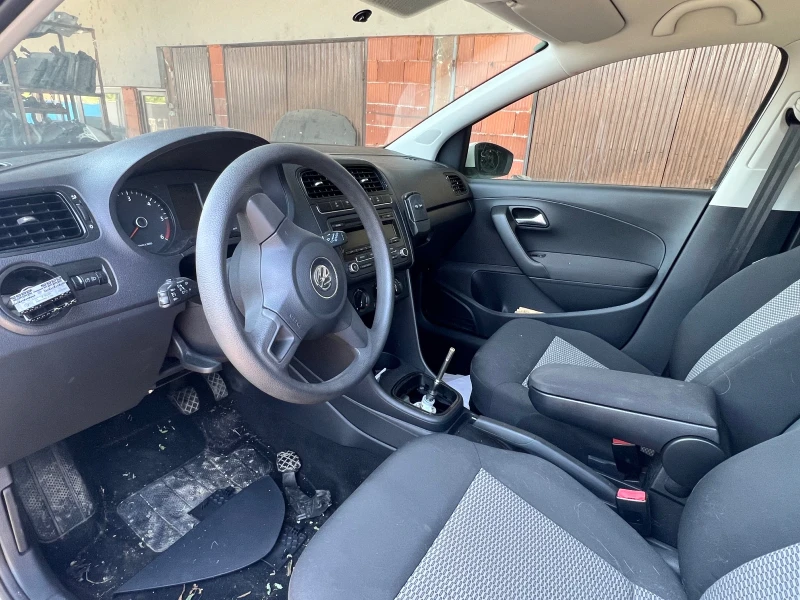 VW Polo 1.6TDI , снимка 5 - Автомобили и джипове - 52645210