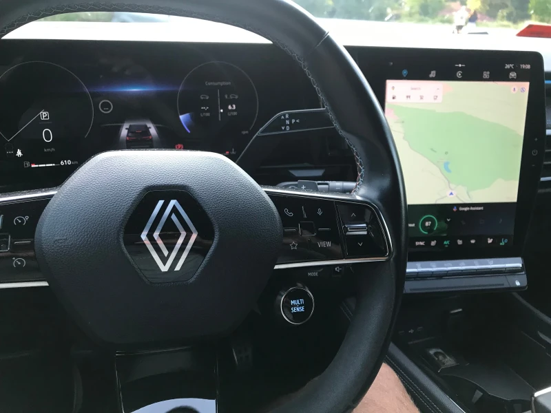 Renault Austral, снимка 12 - Автомобили и джипове - 52588987