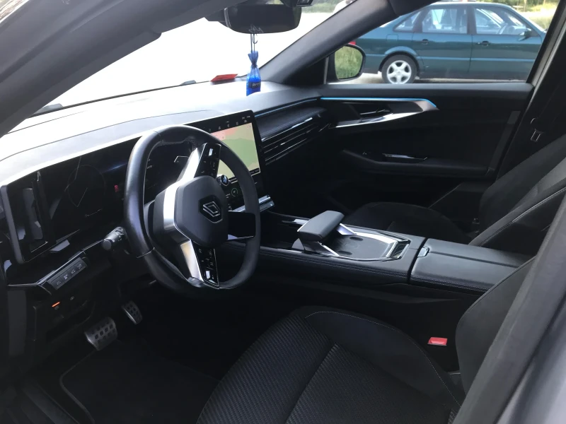 Renault Austral, снимка 8 - Автомобили и джипове - 52588987