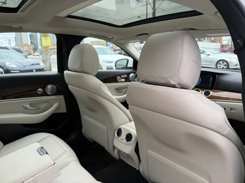 Mercedes-Benz E 320 DIGITAL* , BURMESTER* , AMBIENT* PANORAMA* , М.ТОЧ, снимка 15 - Автомобили и джипове - 52635145