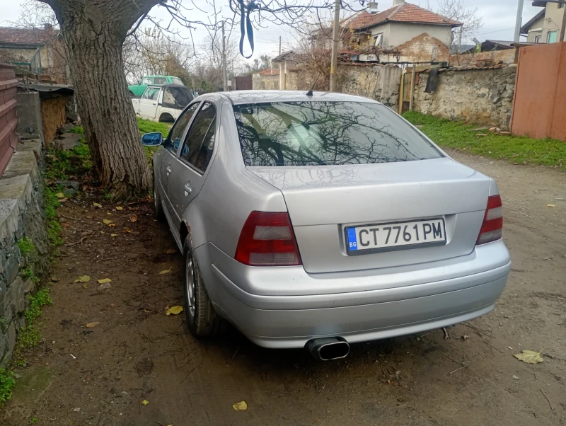 VW Bora, снимка 2 - Автомобили и джипове - 52802170