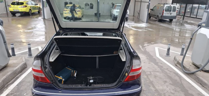 Mercedes-Benz C 200 2.1 CDI, снимка 4 - Автомобили и джипове - 52882224