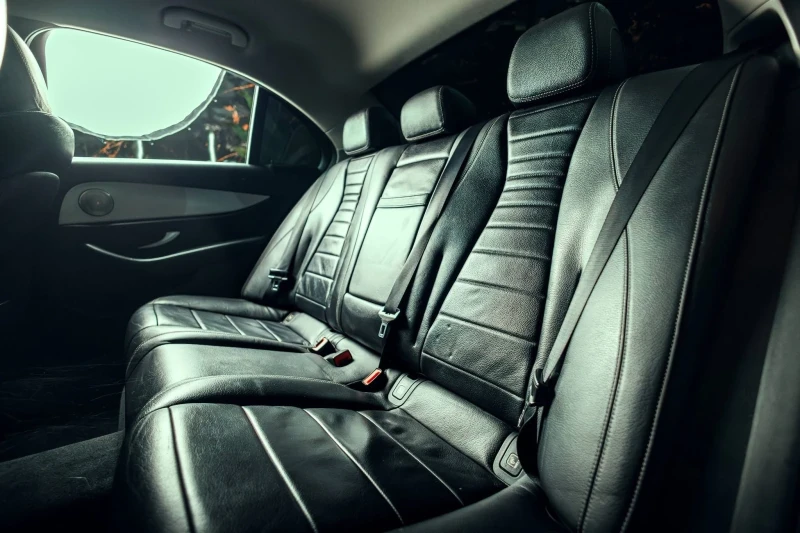 Mercedes-Benz E 220 D FULL AMG LINE FACELIFT BURMEISTER ЛИЗИНГ 100%, снимка 15 - Автомобили и джипове - 52952569