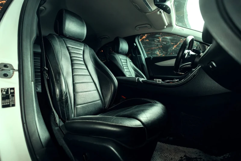 Mercedes-Benz E 220 D FULL AMG LINE FACELIFT BURMEISTER ЛИЗИНГ 100%, снимка 12 - Автомобили и джипове - 52952569