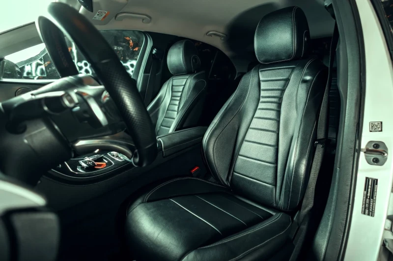 Mercedes-Benz E 220 D FULL AMG LINE FACELIFT BURMEISTER ЛИЗИНГ 100%, снимка 8 - Автомобили и джипове - 52952569