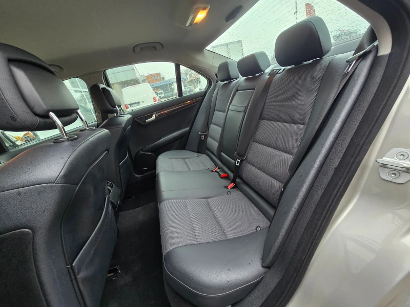 Mercedes-Benz C 220 Автоматик !!AVANTGARDE!Навигация!Германия!!, снимка 11 - Автомобили и джипове - 53278491