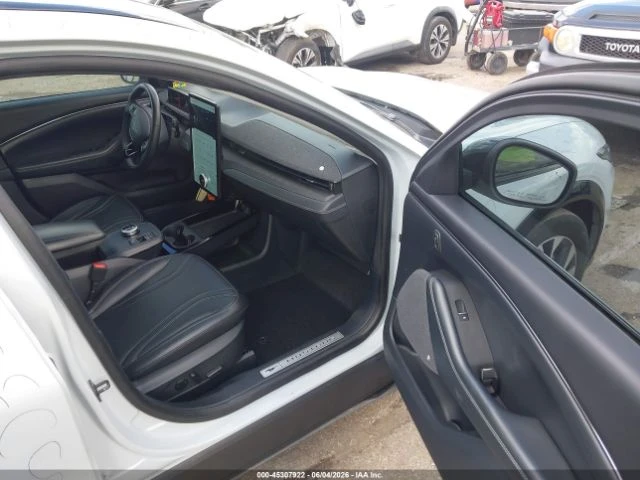 Ford Mustang Mach-E Premium AWD, снимка 11 - Автомобили и джипове - 55126923
