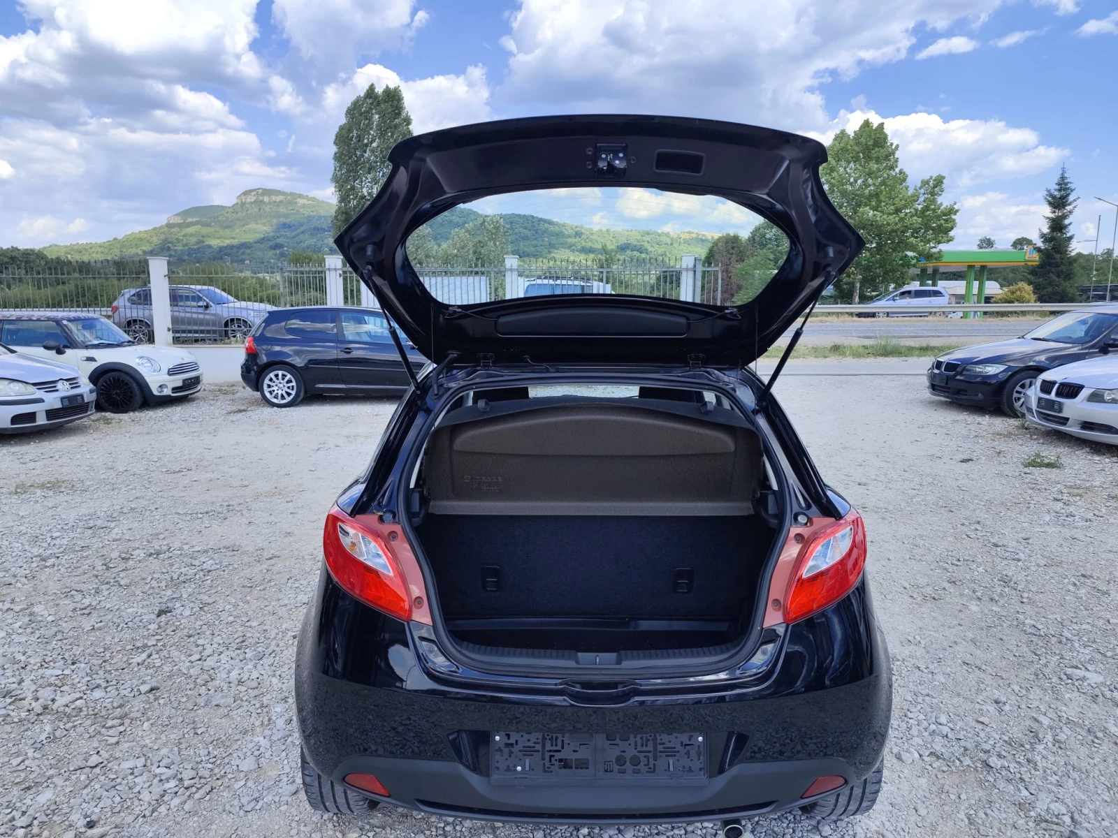 Mazda 2 1.4 бензин - изображение 7