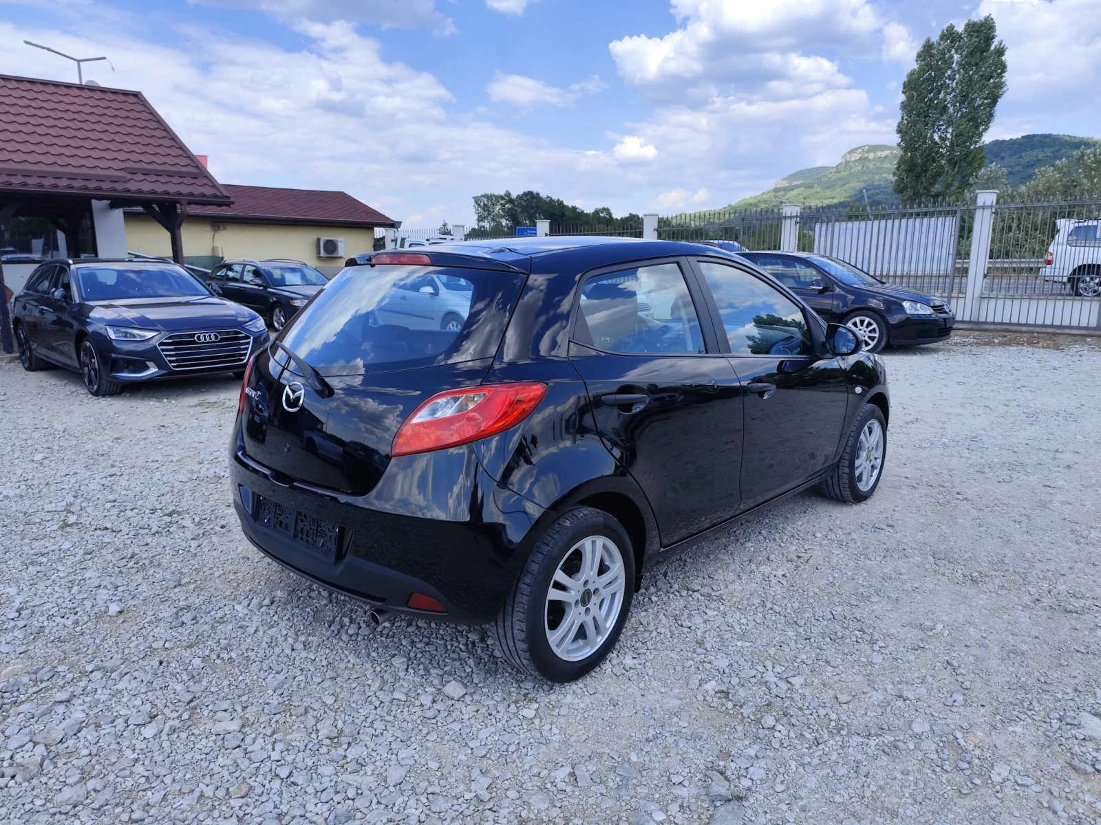 Mazda 2 1.4 бензин - изображение 5
