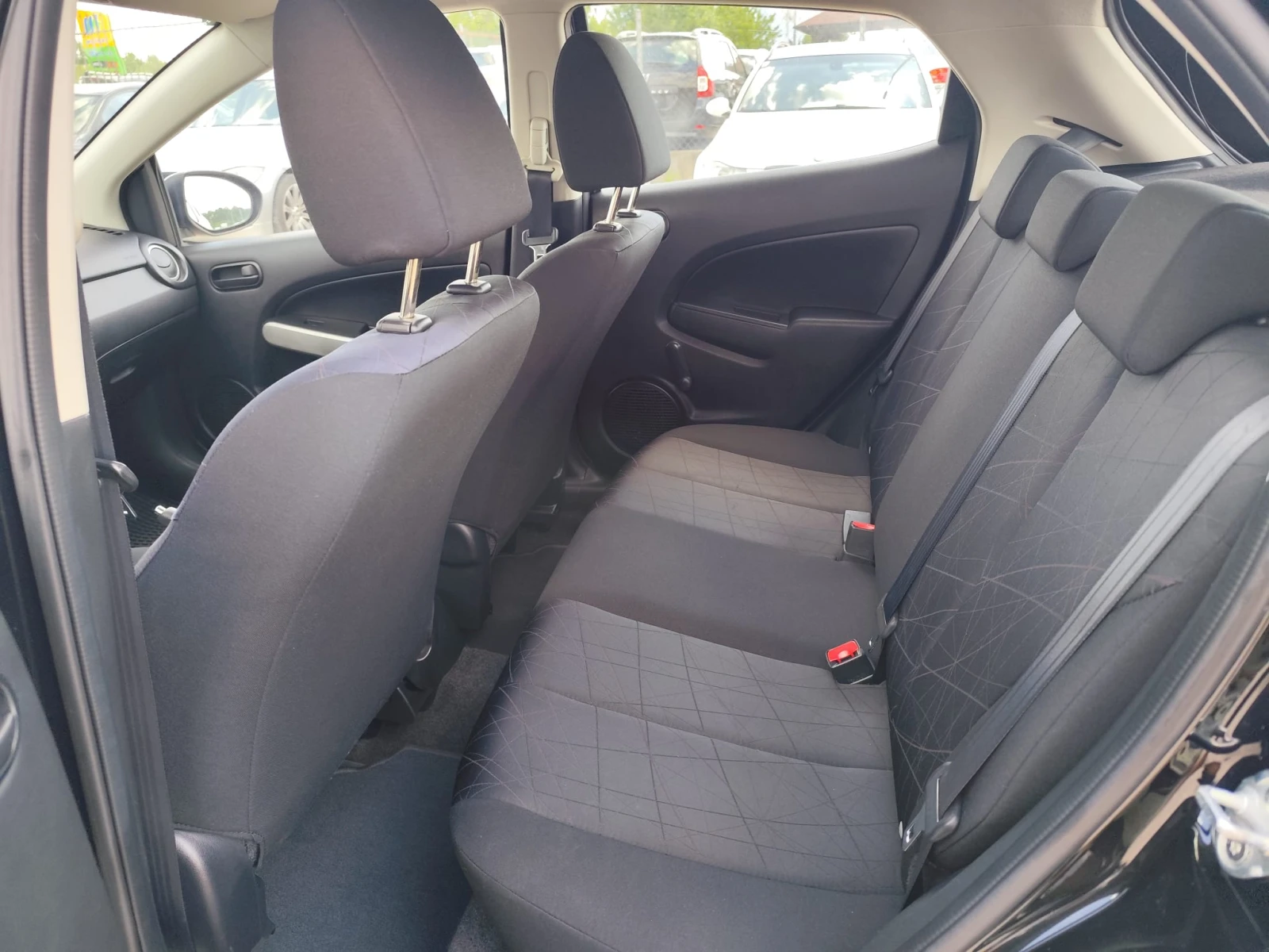 Mazda 2 1.4 бензин | Mobile.bg — изображение 14