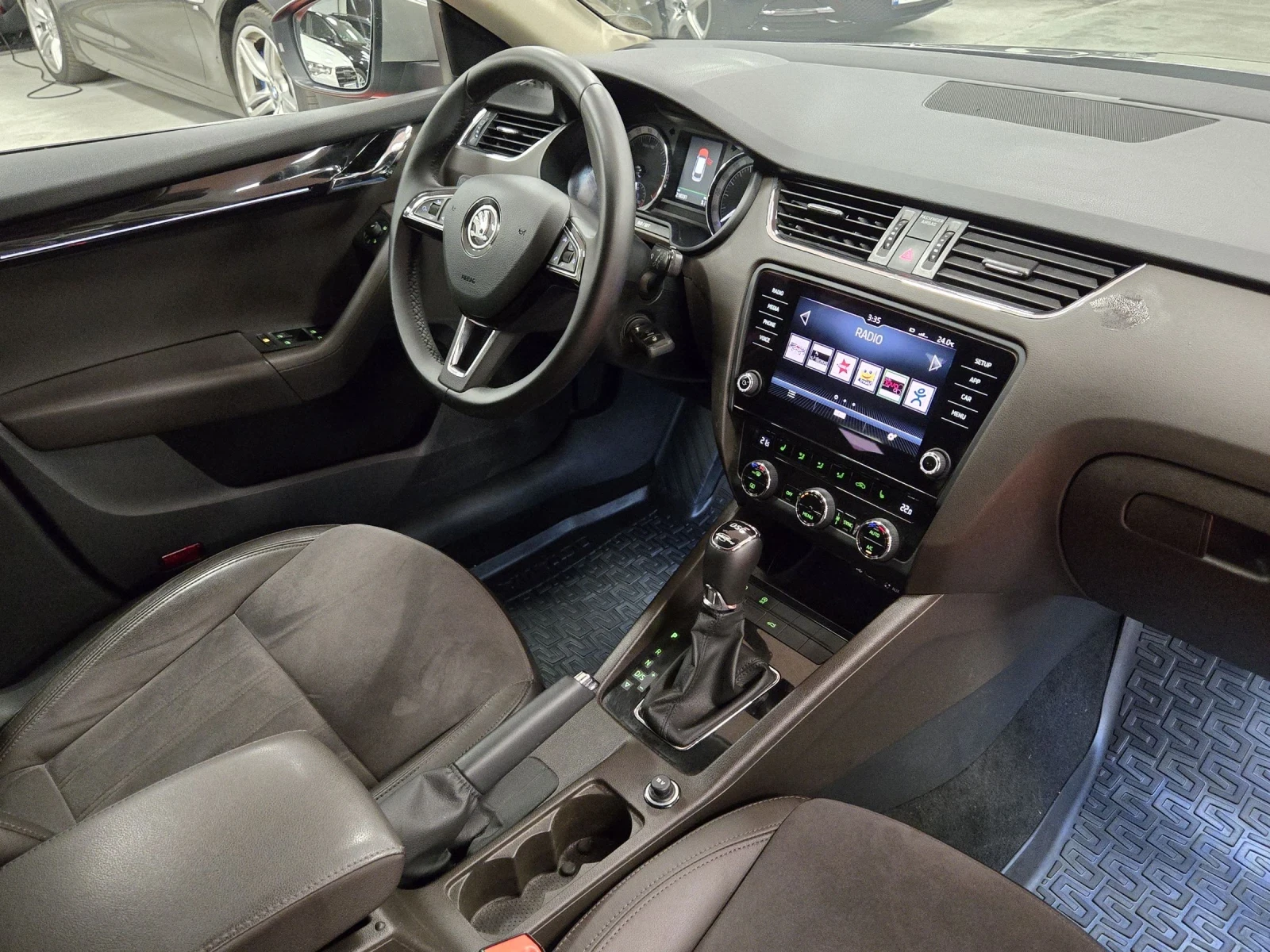 Skoda Octavia L&K / 2.0TDI / DSG6 / Обсслужена / Регистрирана - изображение 9