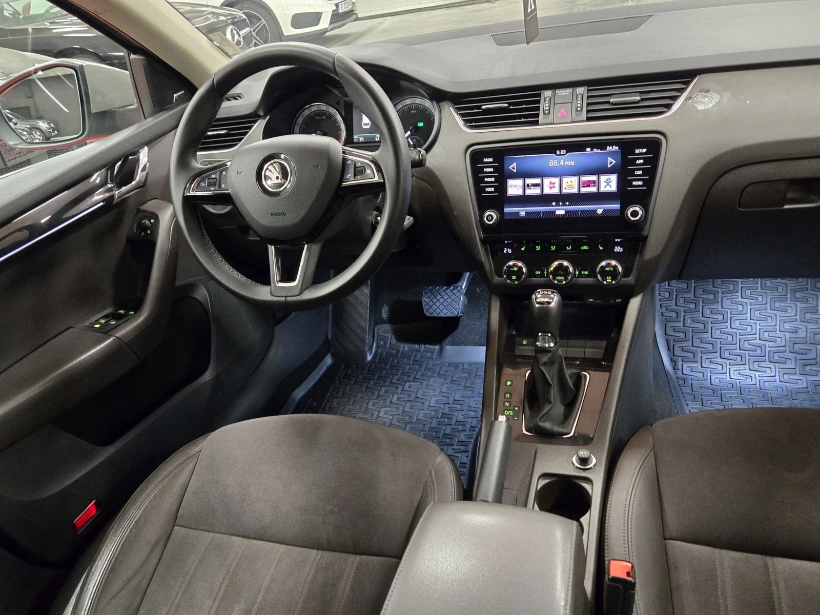 Skoda Octavia L&K / 2.0TDI / DSG6 / Обсслужена / Регистрирана - изображение 8