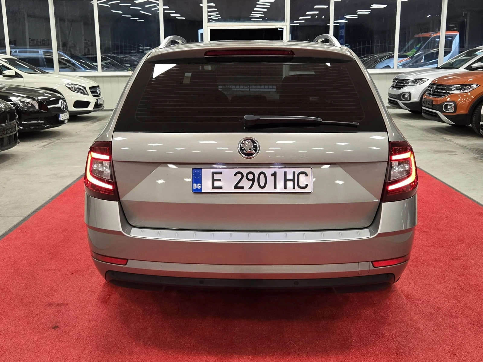 Skoda Octavia L&K / 2.0TDI / DSG6 / Обсслужена / Регистрирана - изображение 5
