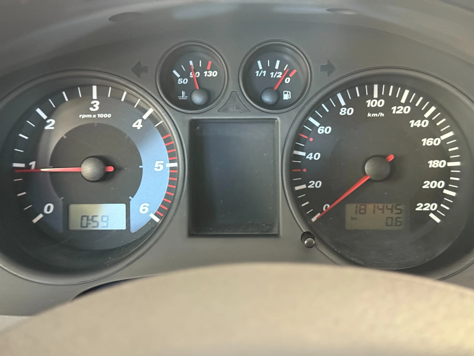 Seat Cordoba 1.9TDI 101кс - изображение 10