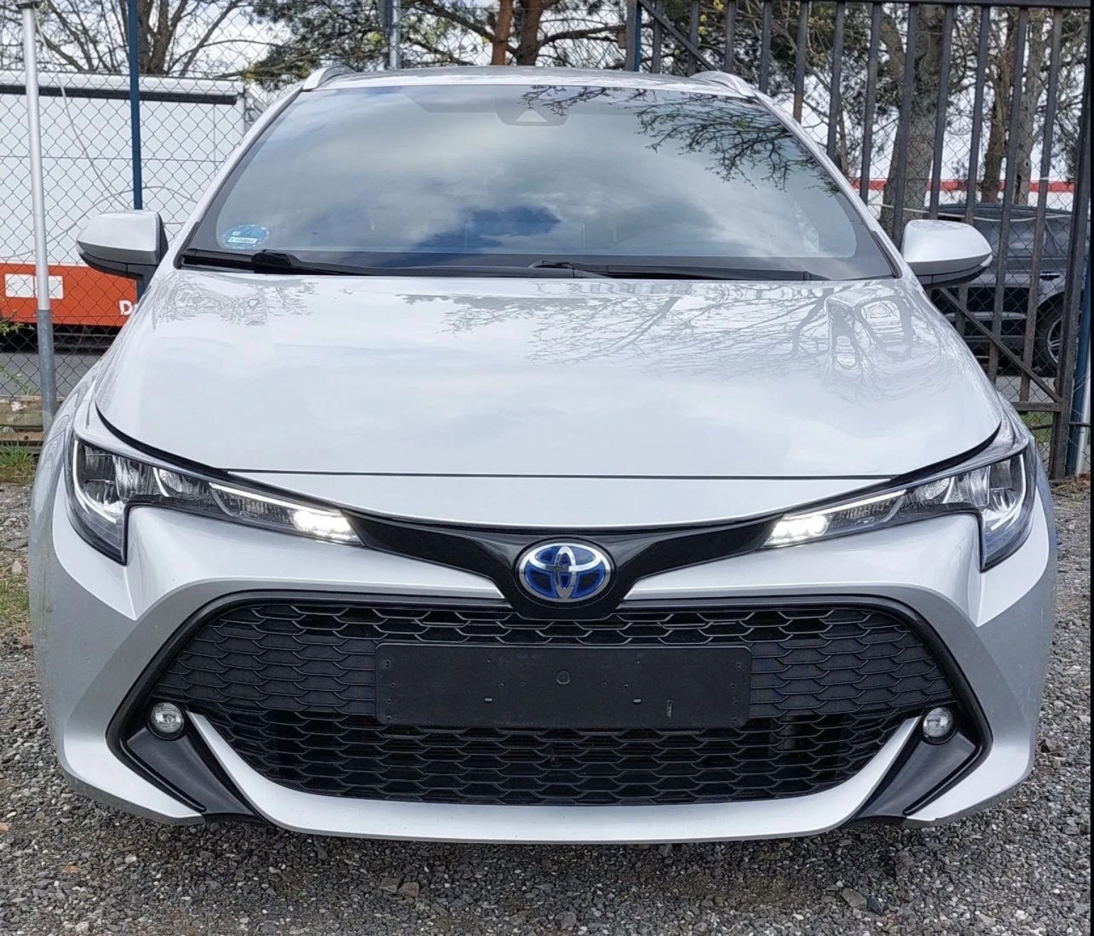 Toyota Corolla 1.8 Hybrid - изображение 2
