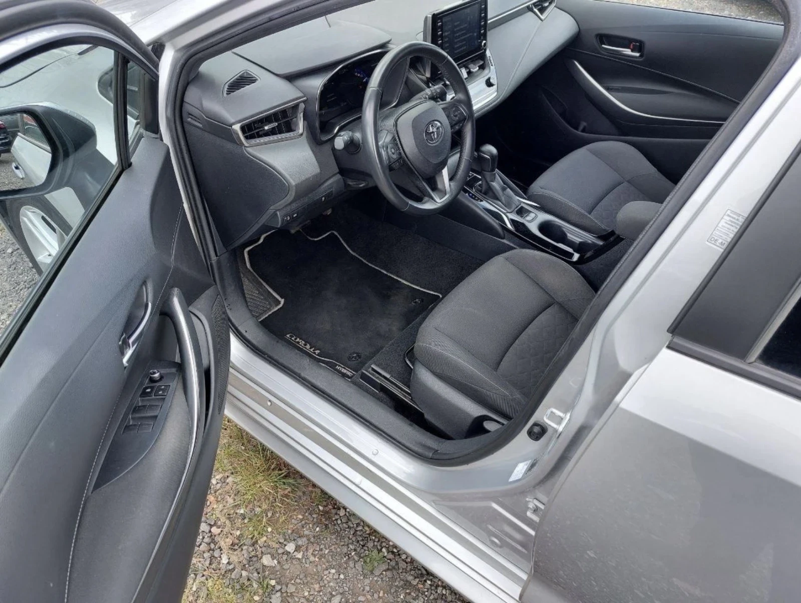 Toyota Corolla 1.8 Hybrid - изображение 8