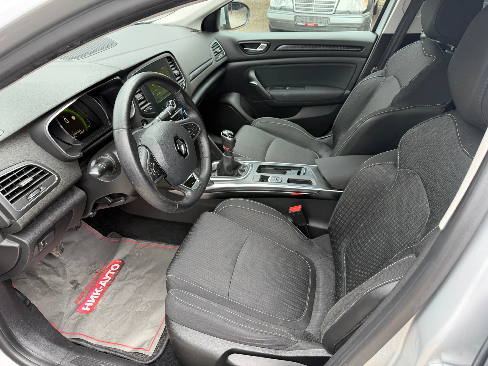 Renault Megane TCe* NAVI* LED, снимка 13 - Автомобили и джипове - 53035255