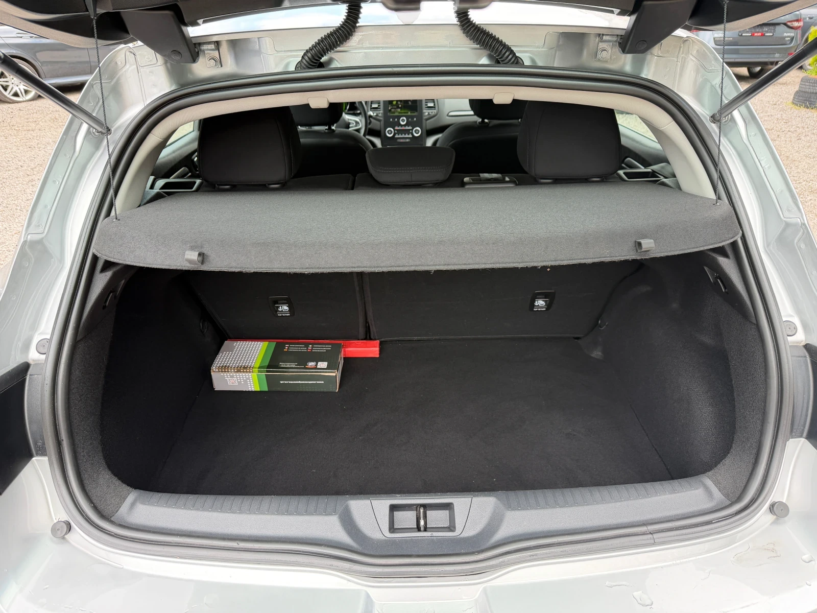 Renault Megane TCe* NAVI* LED, снимка 9 - Автомобили и джипове - 53035255