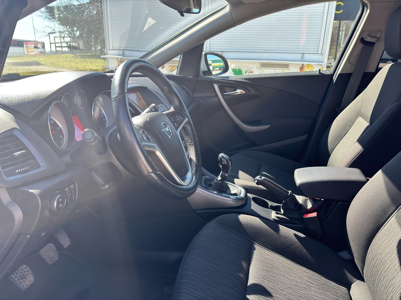 Opel Astra J 1.6 CDTI (110 Hp) Ecotec, снимка 8 - Автомобили и джипове - 53780630