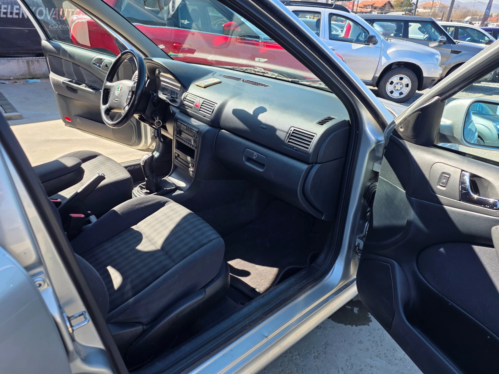 Skoda Octavia 1.9TDI-101к.с-4x4 КЛИМАТРОНИК 2005Г, снимка 13 - Автомобили и джипове - 53830287