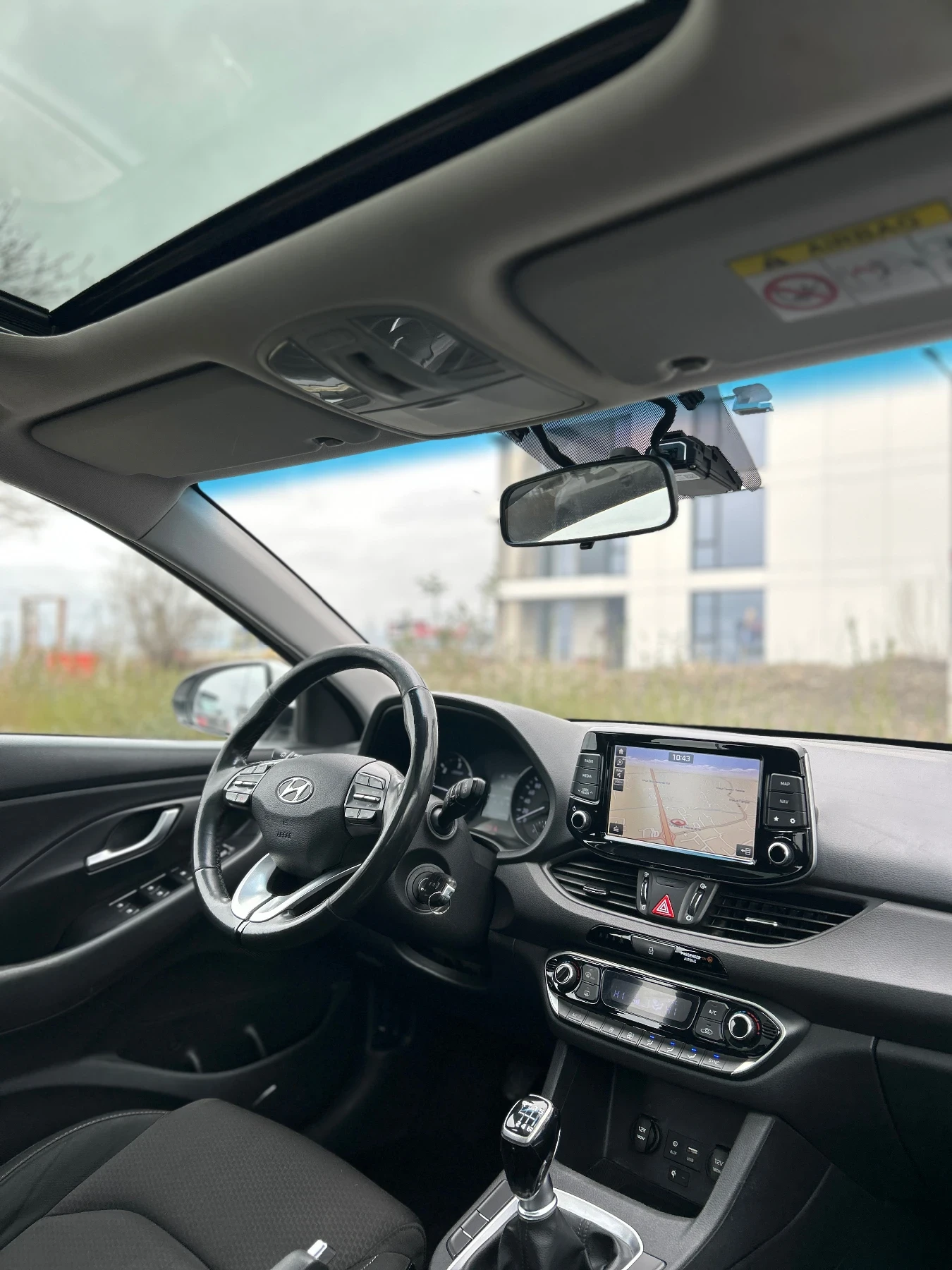 Hyundai I30 1.6CRDi* FULL LED* КАТО НОВА, снимка 12 - Автомобили и джипове - 54120289