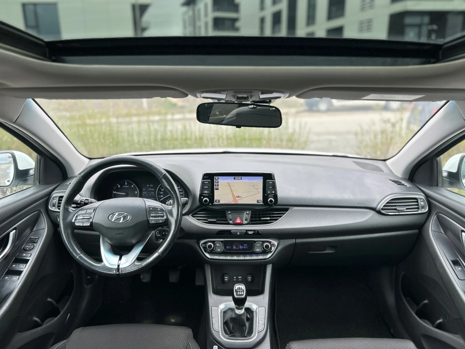 Hyundai I30 1.6CRDi* FULL LED* КАТО НОВА, снимка 11 - Автомобили и джипове - 54120289