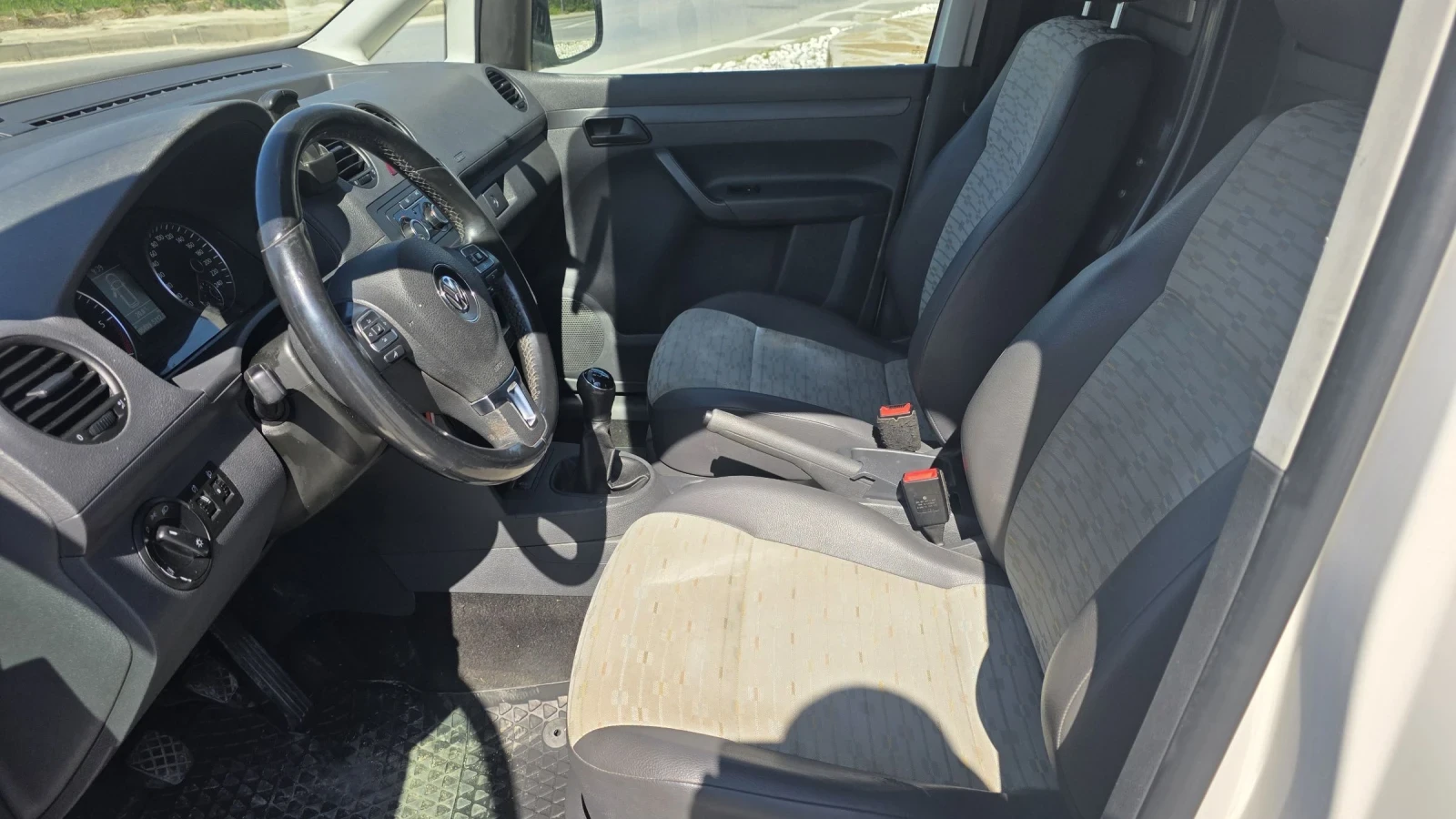 VW Caddy 1.6 TDI EURO 5, снимка 10 - Автомобили и джипове - 54426482