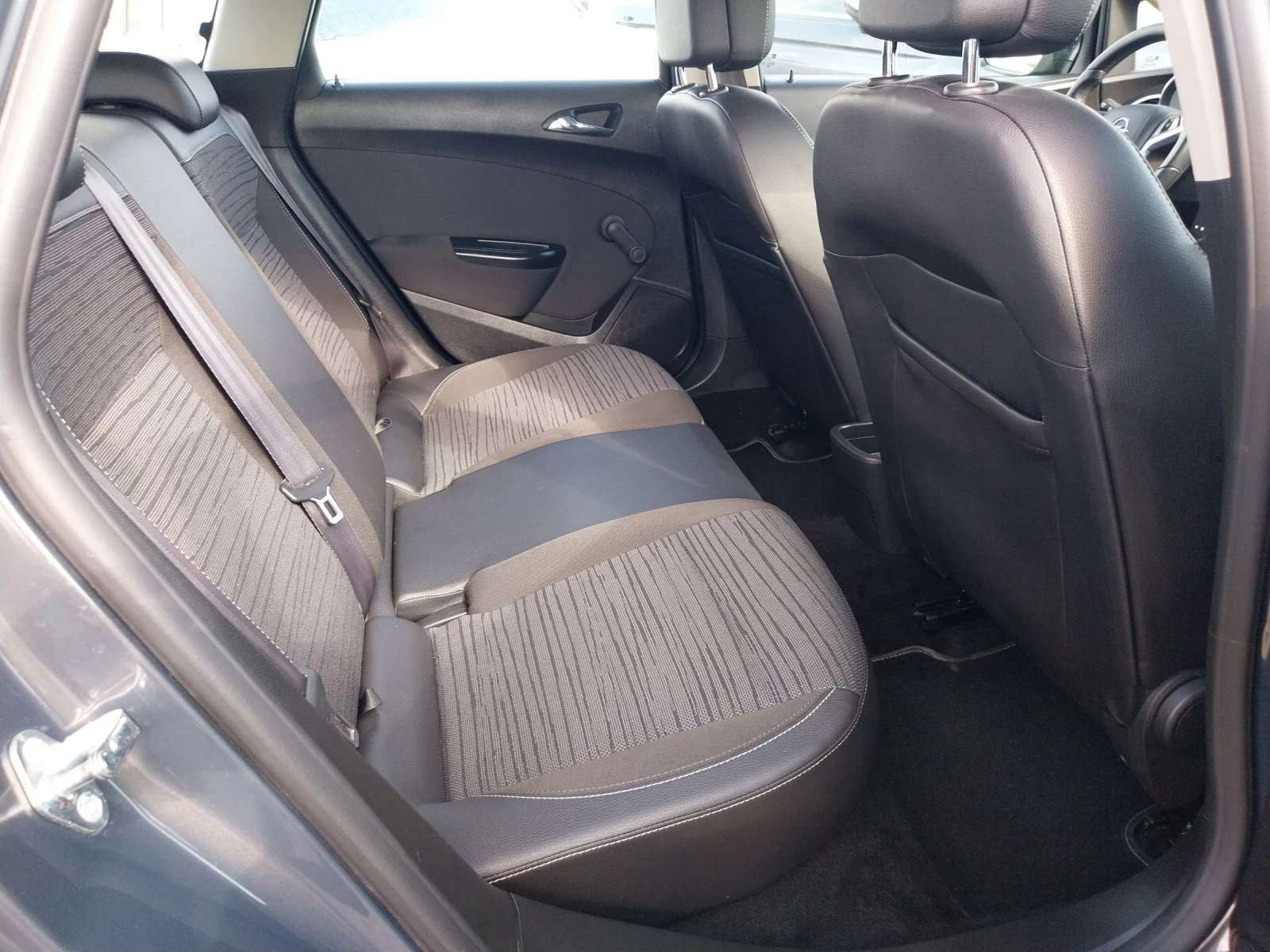 Opel Astra SW 1.4 B/GPL, снимка 11 - Автомобили и джипове - 54515468