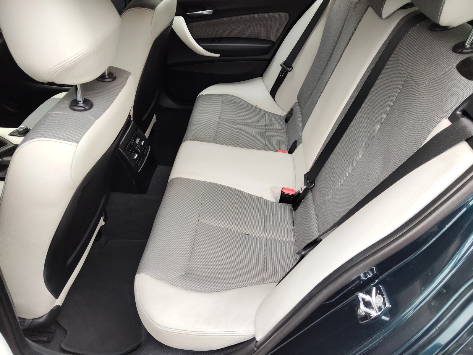 BMW 118 d 143ps URBAN, снимка 8 - Автомобили и джипове - 54686411