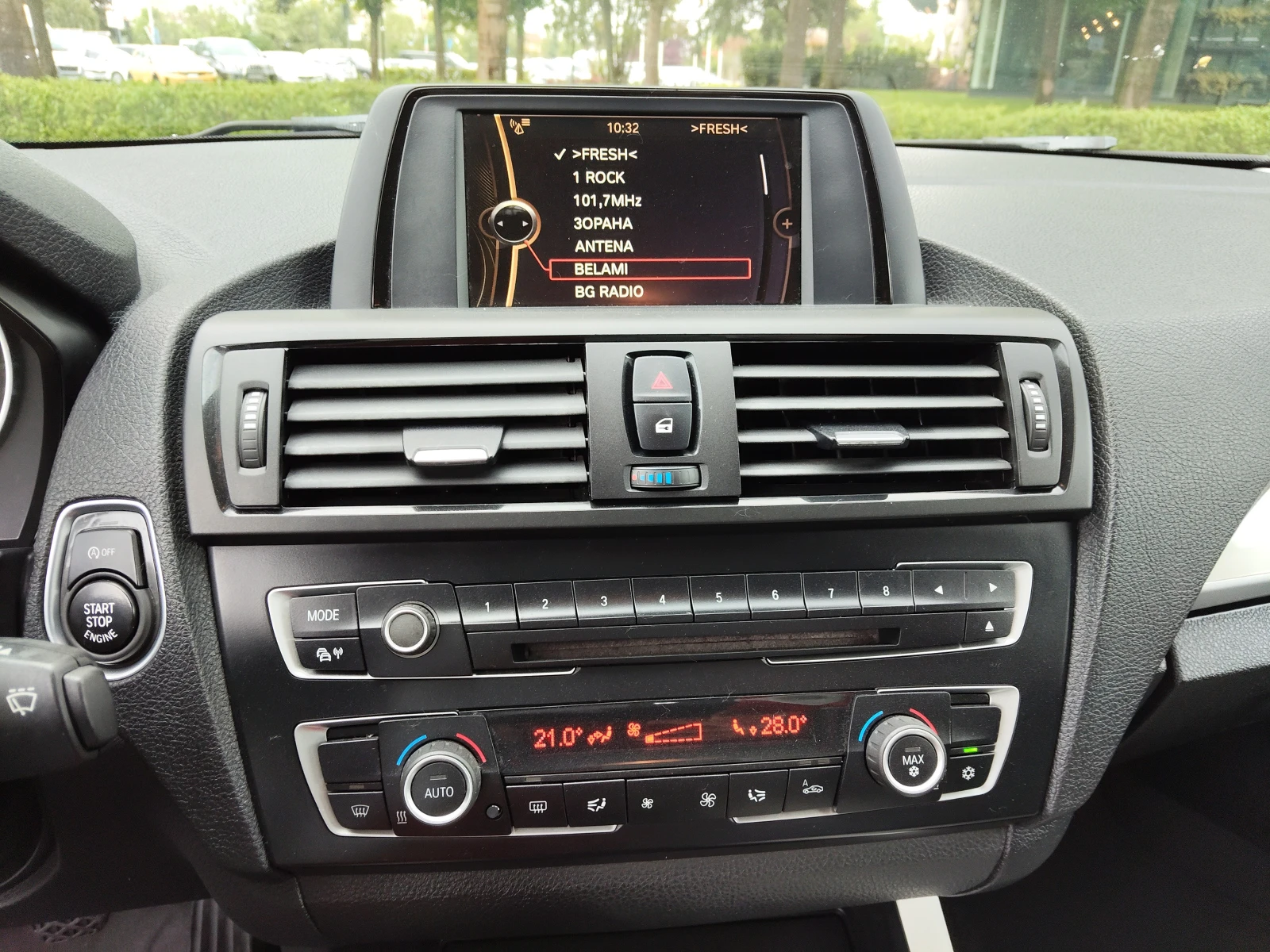 BMW 118 d 143ps URBAN, снимка 11 - Автомобили и джипове - 54686411