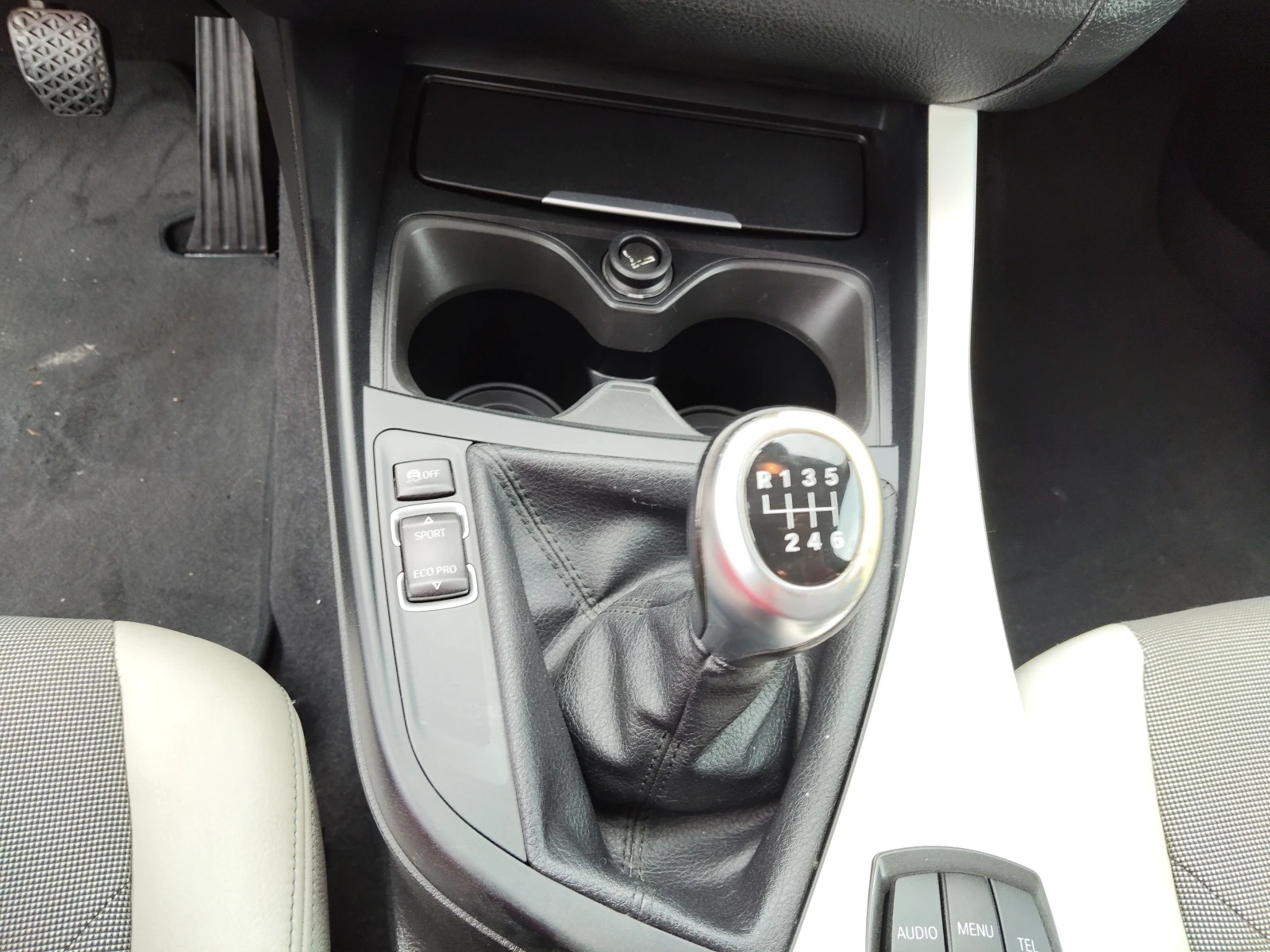 BMW 118 d 143ps URBAN, снимка 12 - Автомобили и джипове - 54686411