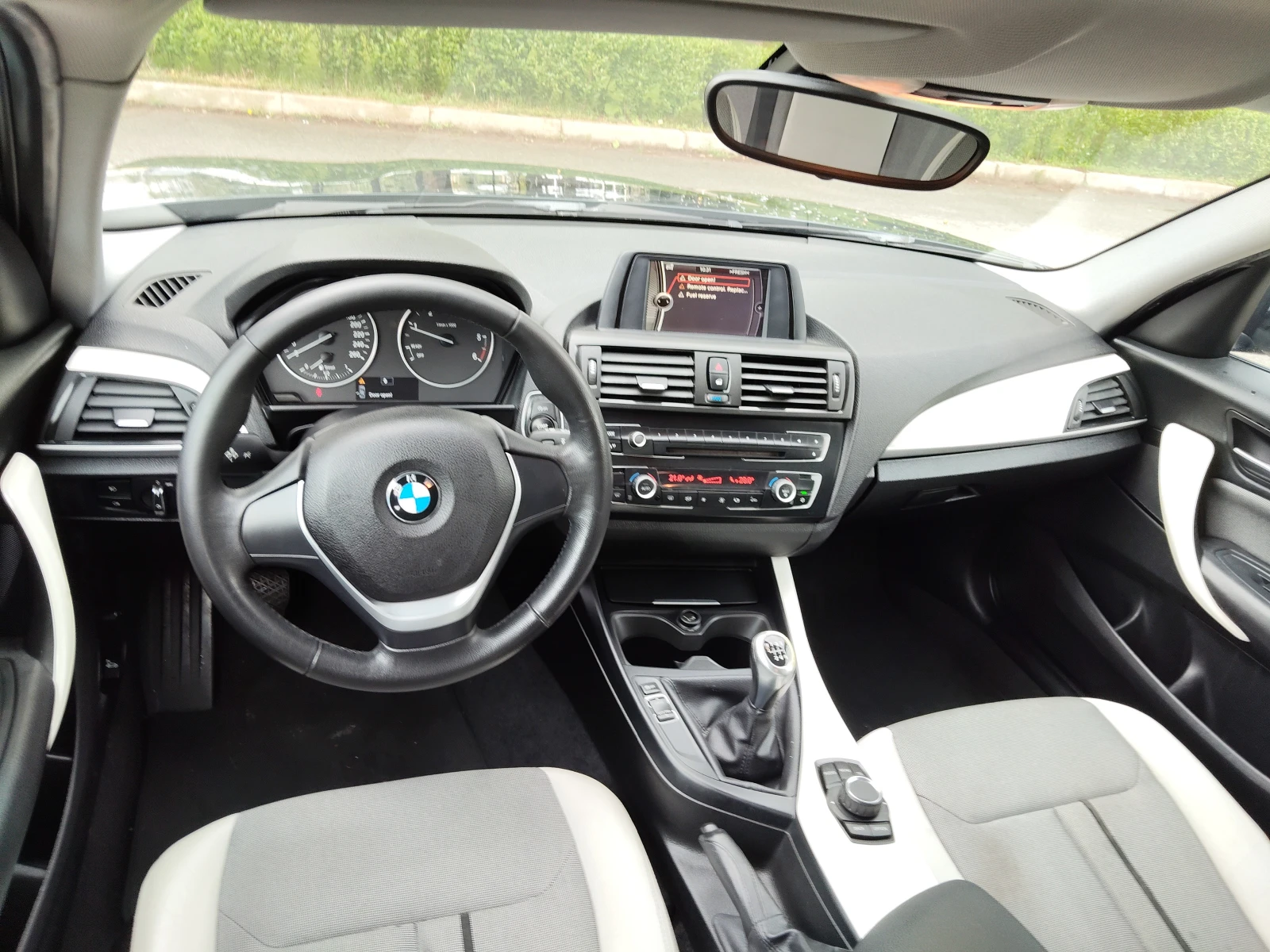 BMW 118 d 143ps URBAN, снимка 6 - Автомобили и джипове - 54686411