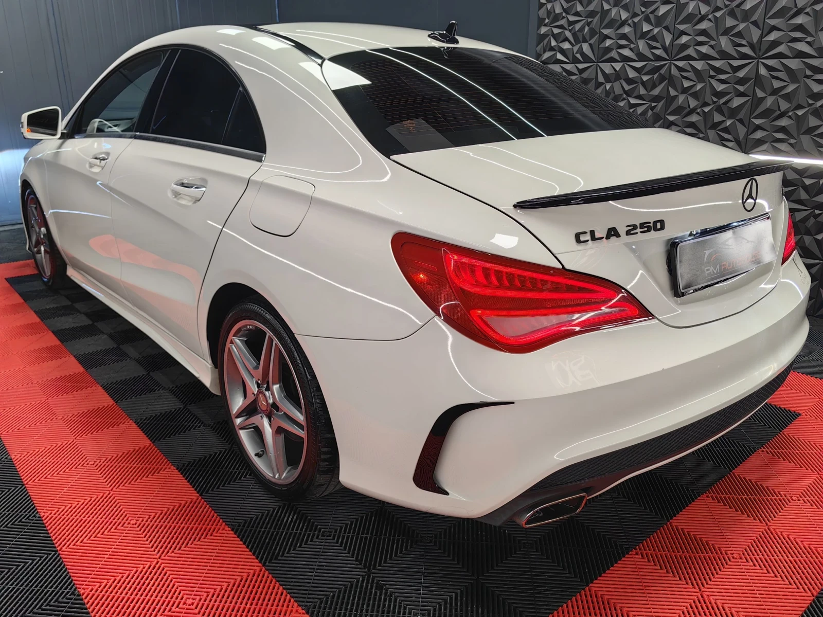 Mercedes-Benz CLA 250 4-MATIC* AMG* ПАНО* CARBON* MEMORY* НАВИ* ПОДГРЕВ*, снимка 3 - Автомобили и джипове - 54712859