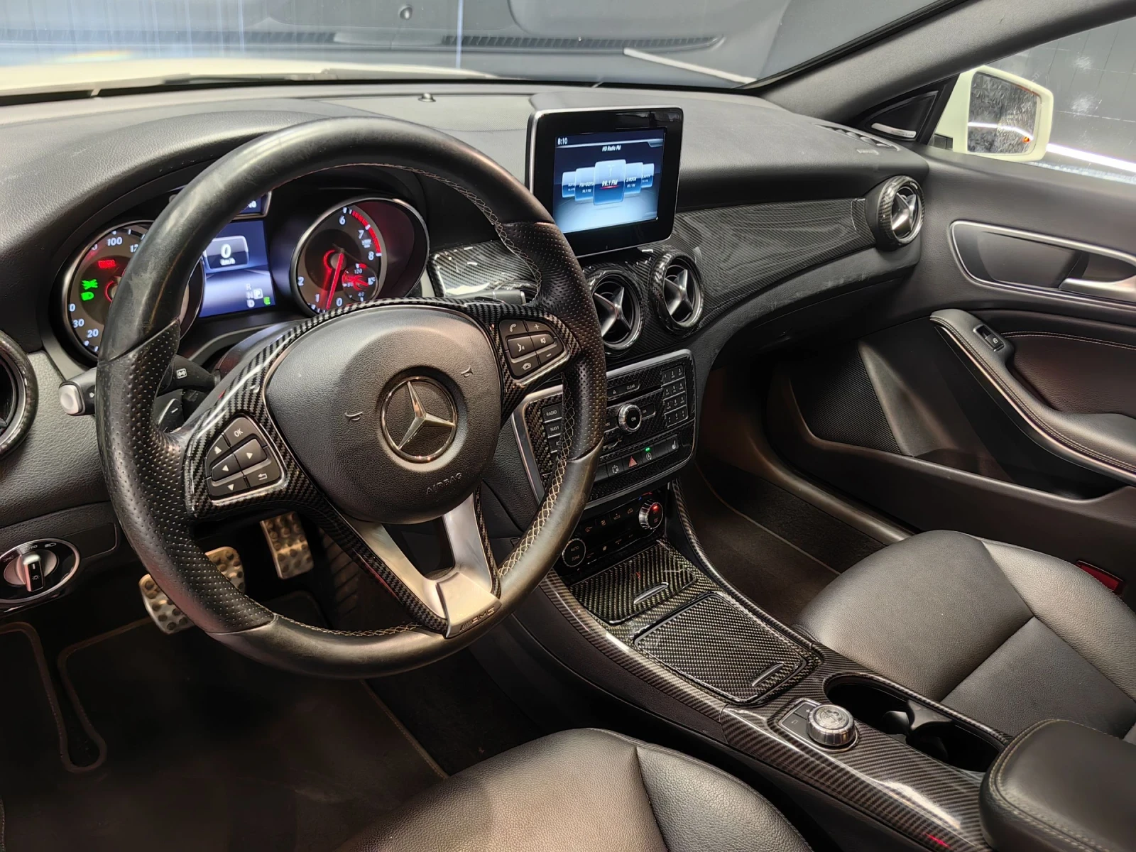 Mercedes-Benz CLA 250 4-MATIC* AMG* ПАНО* CARBON* MEMORY* НАВИ* ПОДГРЕВ*, снимка 8 - Автомобили и джипове - 54712859