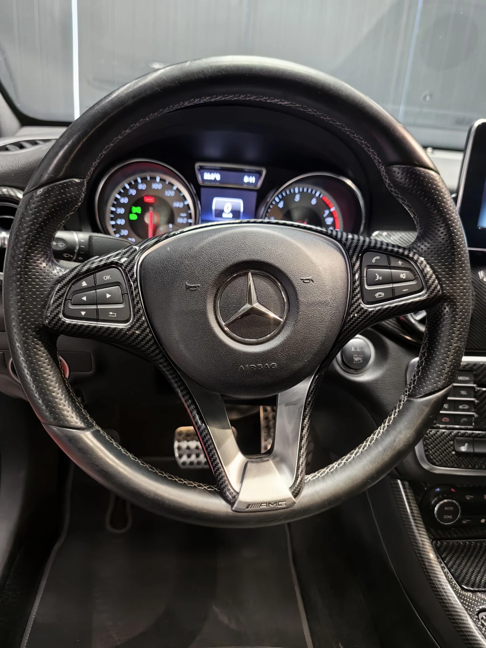 Mercedes-Benz CLA 250 4-MATIC* AMG* ПАНО* CARBON* MEMORY* НАВИ* ПОДГРЕВ*, снимка 10 - Автомобили и джипове - 54712859