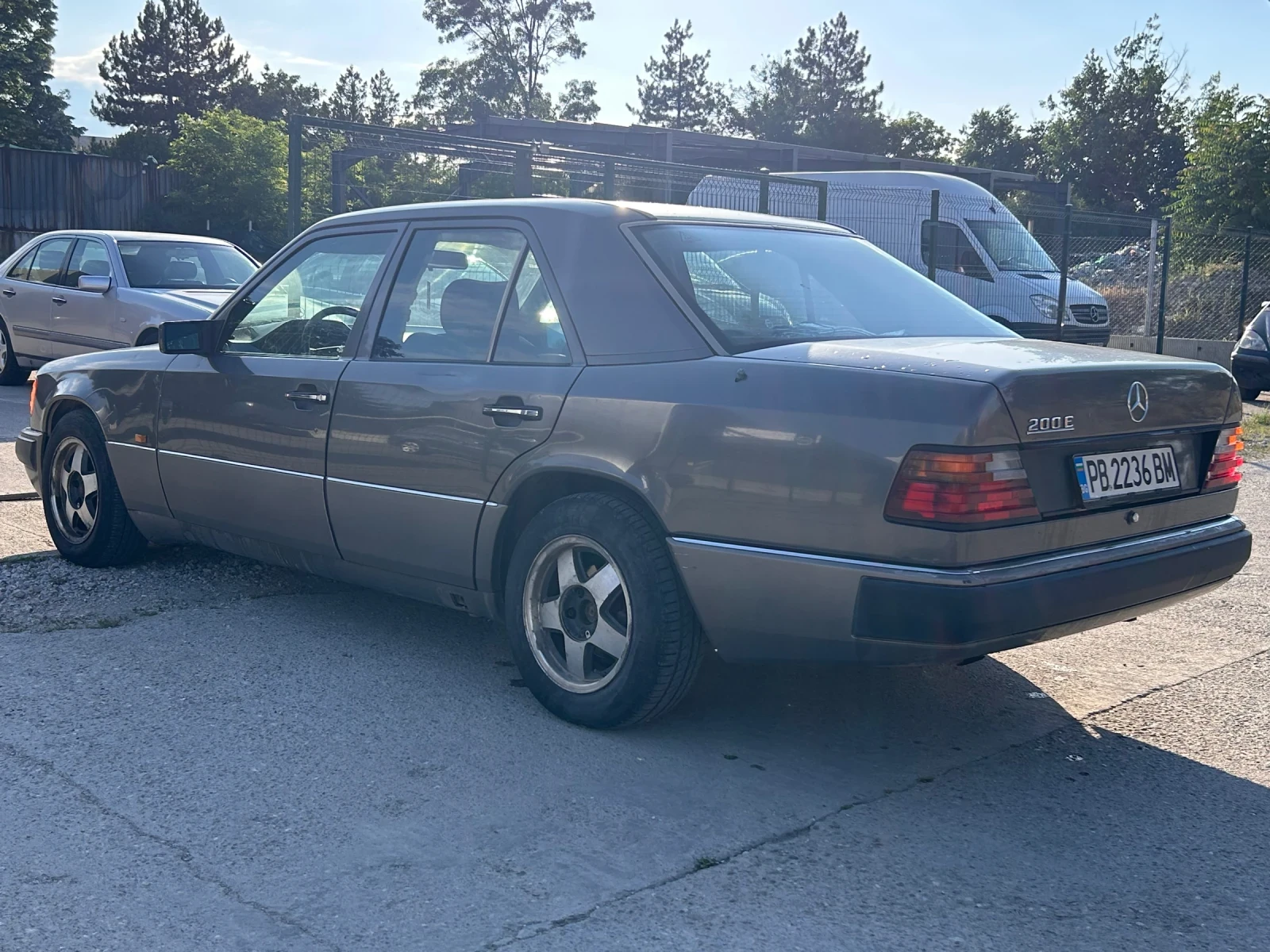 Mercedes-Benz 124, снимка 2 - Автомобили и джипове - 54811266