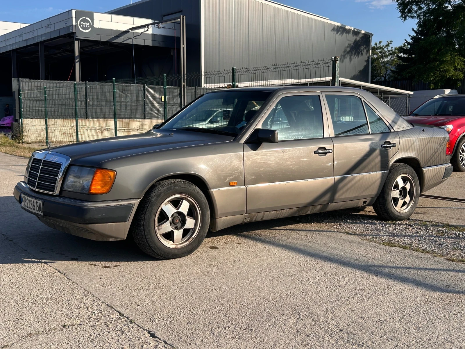 Mercedes-Benz 124