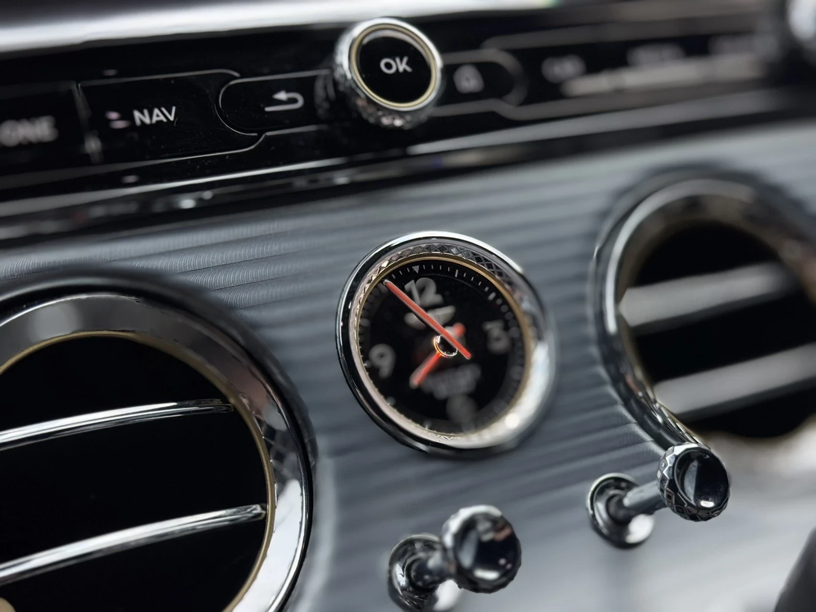 Bentley Continental gt V8, снимка 14 - Автомобили и джипове - 54840588