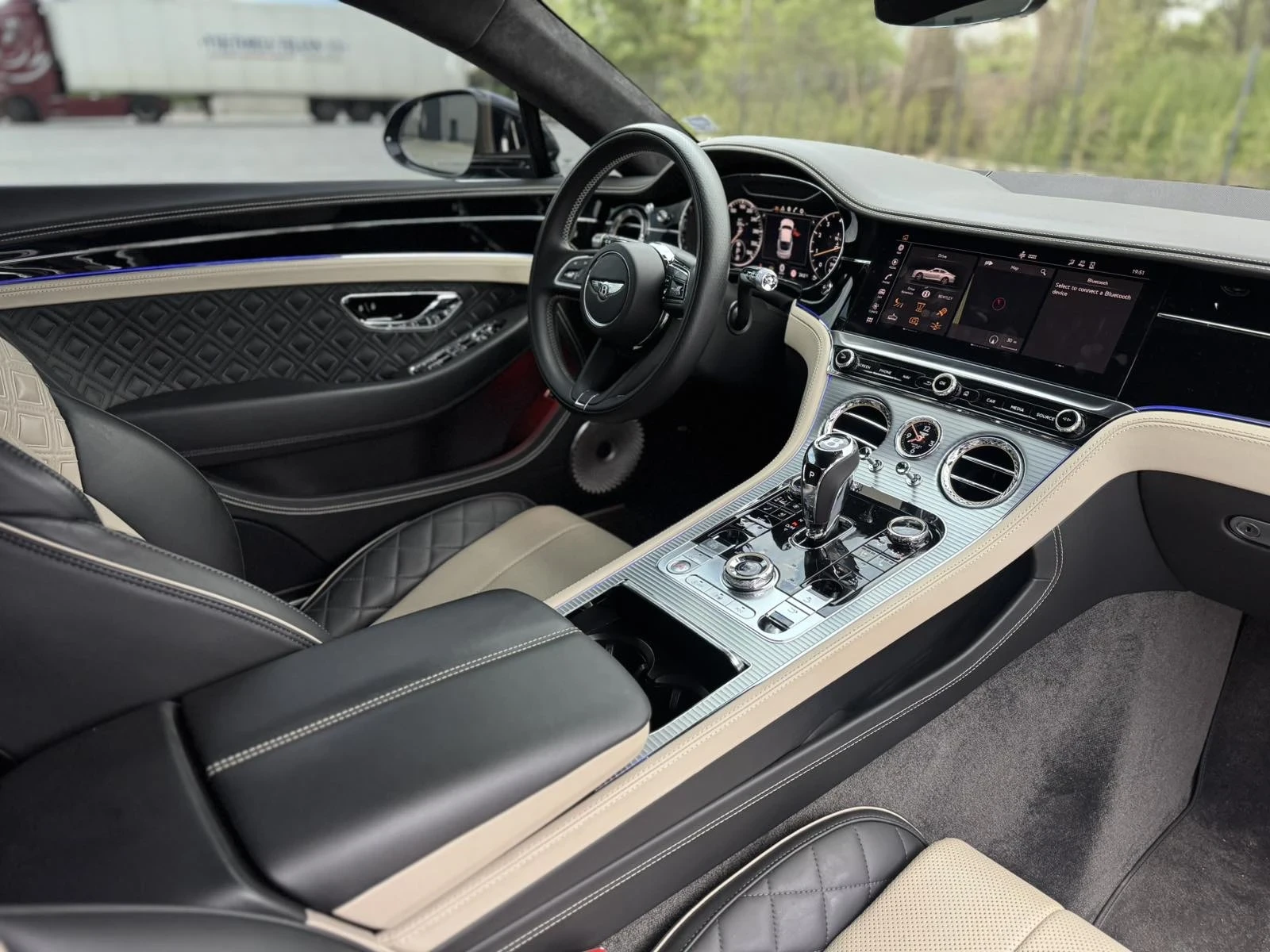 Bentley Continental gt V8, снимка 9 - Автомобили и джипове - 54840588