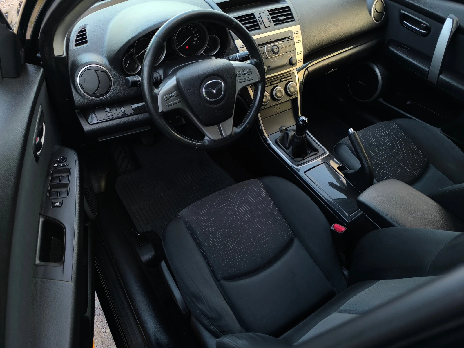 Mazda 6 -2.2MZR-CD-125кс-6 скорости-КЛИМАТРОНИК-ОТЛИЧНА-, снимка 10 - Автомобили и джипове - 54911071