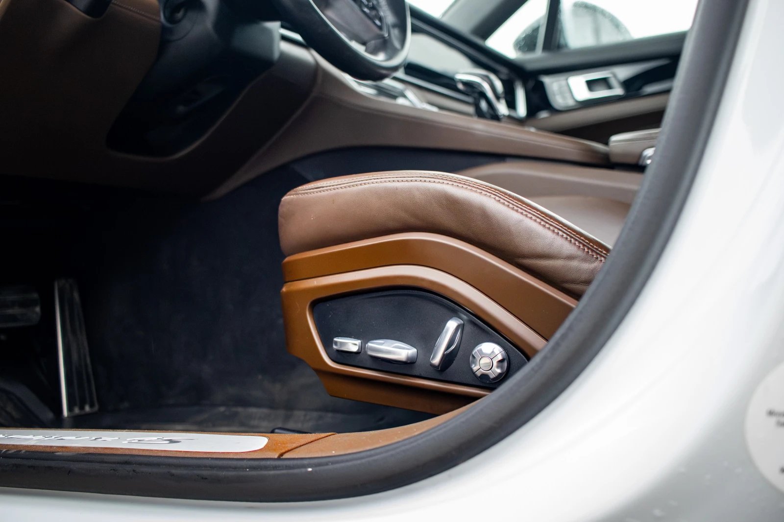 Porsche Panamera * 971 4S* Pano* Matrix* Distronic* Navi* BOSE* , снимка 10 - Автомобили и джипове - 55323764